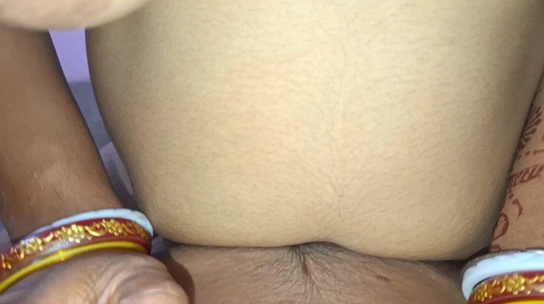 Sumaj: Indische hete milf Bhabhi die in het geheim seks heeft