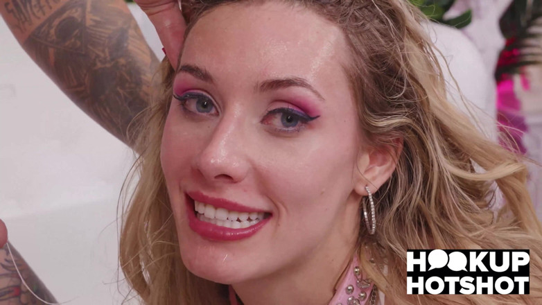 Hookup Hotshot: Emily Jade veut plus de la baise hardcore de Bryan...