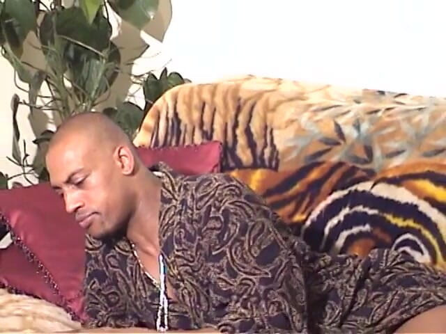 Gays Case: Sexy black hunk loves masturbating