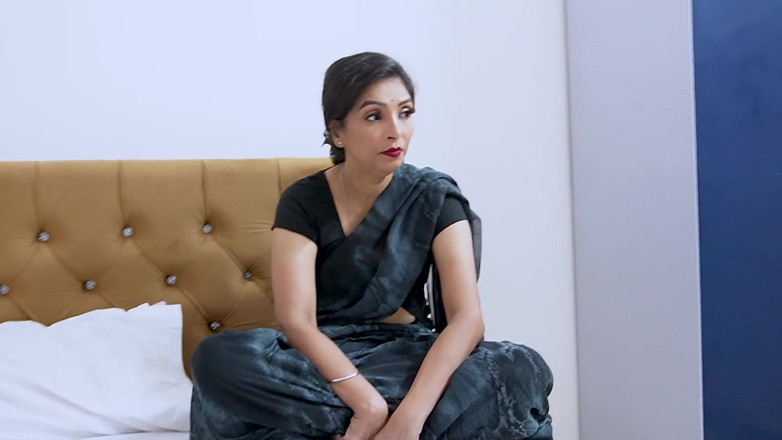 Your dream girl: UN STUDENTESSA DESI HA SCOPATO IL SUO INSEGNANTE SEXY QUANDO...