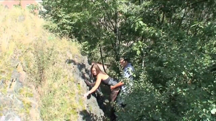 Out Sexxx: Jovem e sexy morena em meias pretas é fodida em lugares...