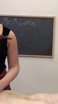 In Classe Ediquette Con Skylar Harris