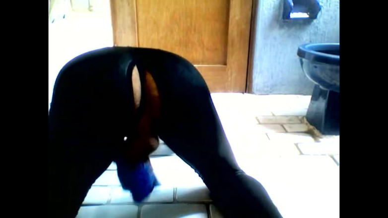 Demon Maniac 33: Синяя шерсть в спандексе кончает на синие латексные глои и маску