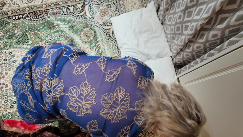 Amateur Homemade Porn: Sexe maison avec ma belle-mère mignonne et plantureuse