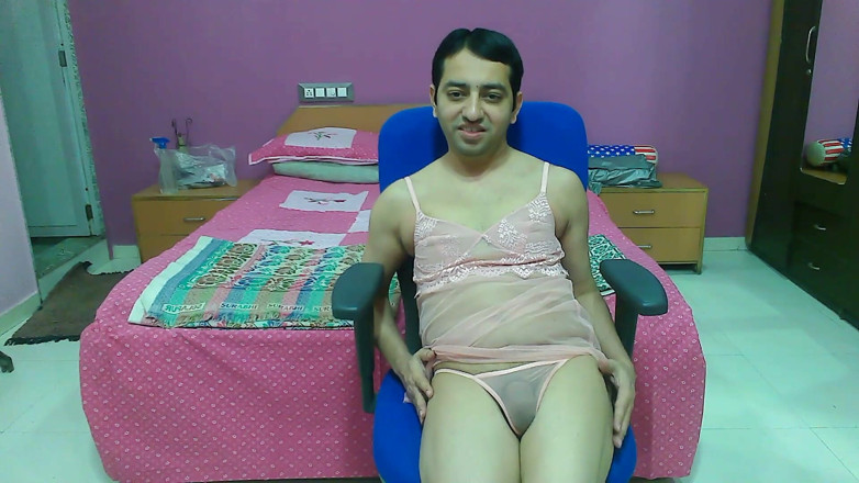 Cute & Nude Crossdresser: Crossdresser banci seksi Sweet Lollipop dalam pakaian dalam seksi dan...
