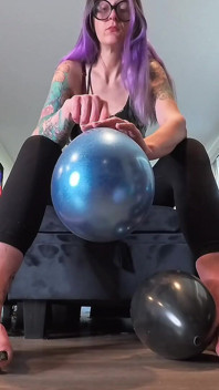 Giantess Blows up an Entire Bag of Balloons Tiny POV Foot Tease & Dirty Looks