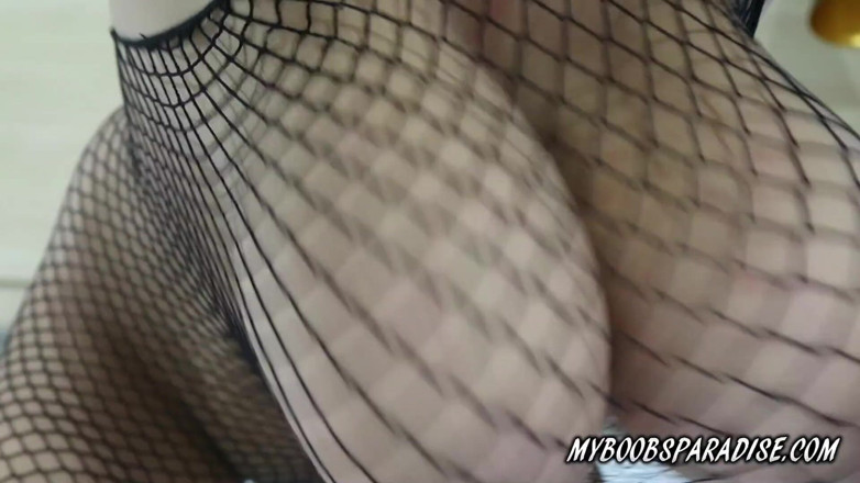 My boobs paradise: Enormes mamas Helen se masturba por varinha mágica em bodystockings...