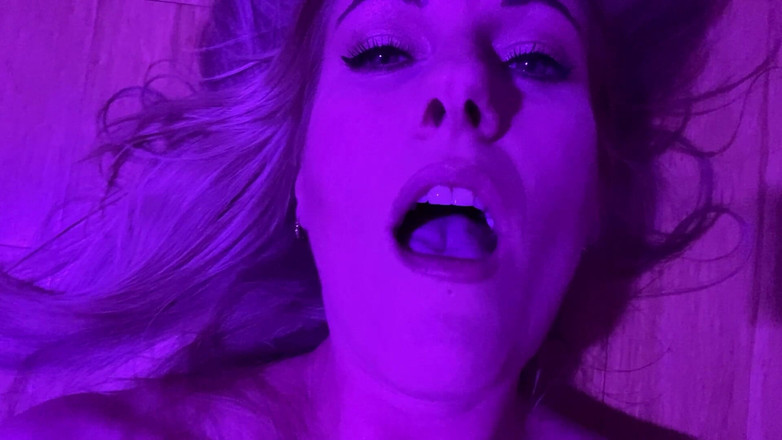 Sarah Passions: Wpatruję się w moje oczy, podczas gdy spuszczam się dla...