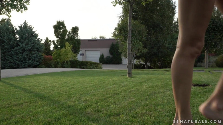 21 Naturals: 21Naturals - A world made for her: Gina Gerson