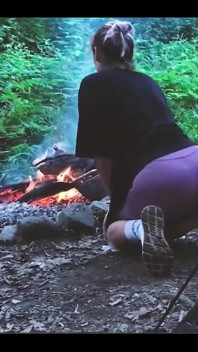 Teen làm tình trong rừng, trong lều. video có thật