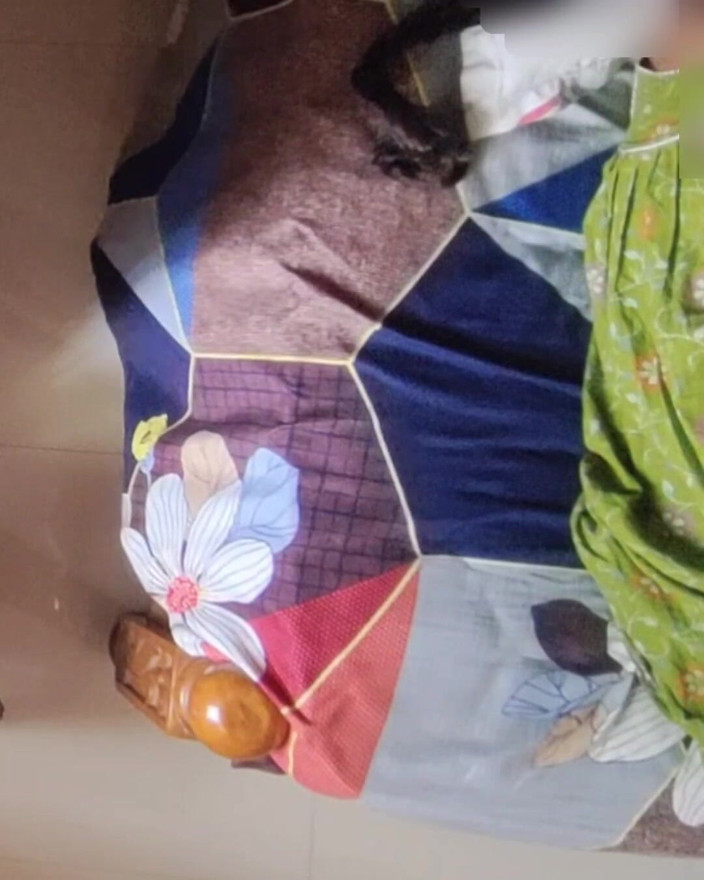 Black & white desicat: bare prakritik stanon vaali hot baudi patni ki raat men...