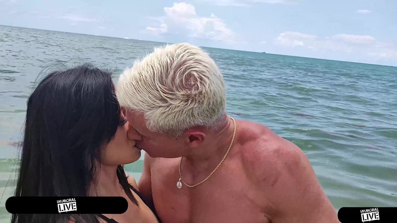 Immoral Live: Porno dan dijemput pakai cincin perkasa sama cewek dewasa rambut...