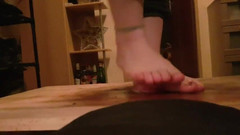 ironball1983: POV - piétinement pieds nus - après avoir été traité avec un talon...