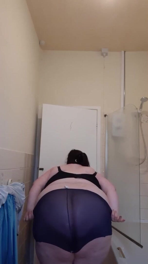 SSBBWLadyBrads: Ssbbw plaagt vóór het douchen