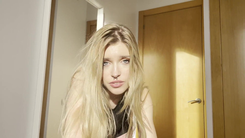 Maximo Garcia: Beautiful Blonde Model Asks Me for Hard Sex