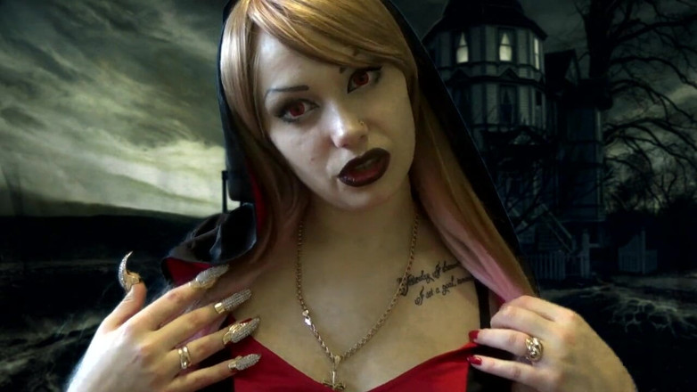 Goddess Misha Goldy: main tumhari Evil Vampire Mistress hoon aur main tay kar...