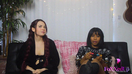Jenna Foxx: Süper ateşli lezbiyen seks Jenna Foxx ve Sabina Rouge