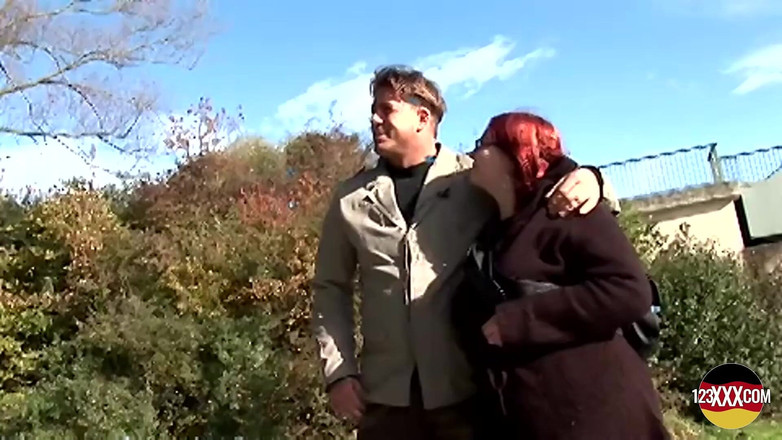 123XXX - Fucked Amateurs in Germany!: Pulchna ruda bierze twardego kutasa na zewnątrz