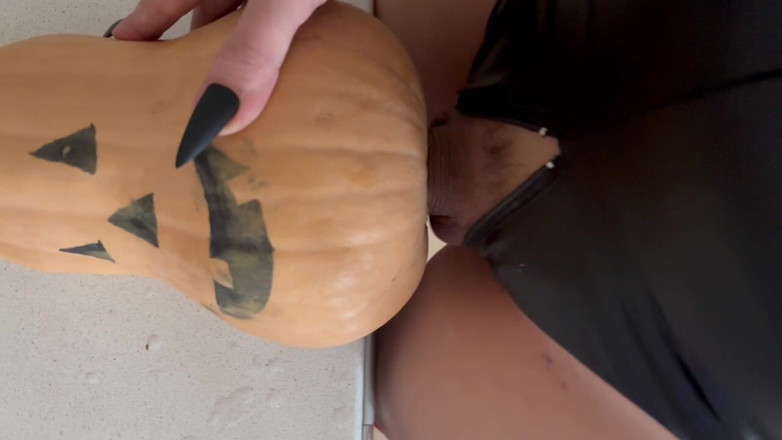 Vlada Brilliant: Selamat Halloween Kacau Labu