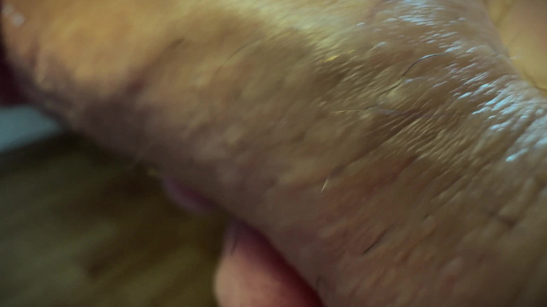 Leonardo-1974: Good Close-up Shot of the Cumshot.