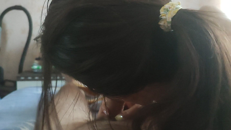 Sasha Green: 若い義理の妹は早くしゃぶって授業をサボりたい