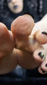 Mesmerizing Iridescent Nails Arabian Foot Worship