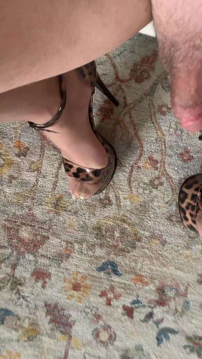 cd_aysemmm: 직장에 와서 불행히도 팬티를 입는 것을 잊어 버렸습니다.