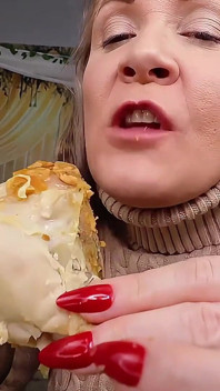 Miss Whitney Morgan: Awek Goreng Makan Asmr