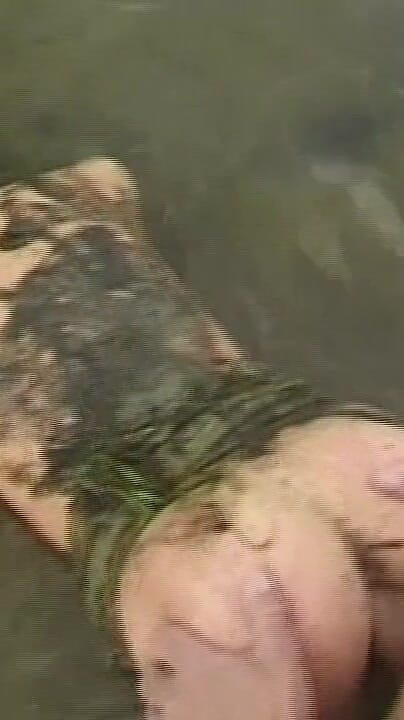 VELVET1984: Insaciable morena milf follada en el barro