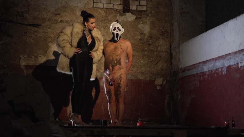 MissAlessaMilano: halloween toalett fetisch