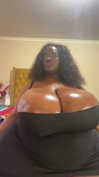 Preta gordinha striptease