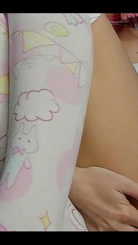 Cute Girl Loves to Play with Her Tight Pussy