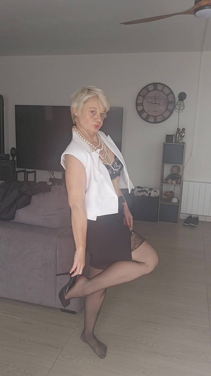 Sofy13: Что Вы Думаете О Моем Наряде Для Похода На Работу? Ты Продержишься Накануне