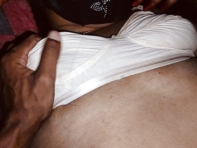 Indian village sex video (Sonia Couple)