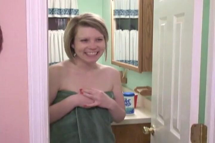 Radical: Shower time with small boobs girl