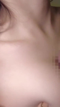 Secret Squeeze gelukzaligheid met een verlegen J-cup die haar enorme rondingen verbergt voor een stiekeme afwerkingsfase.3