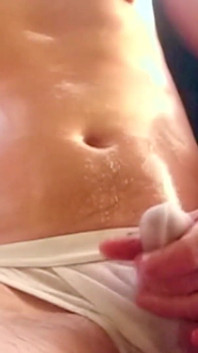 Remasturbated 젖은 흰색 속옷 불룩한 플레이와 정액