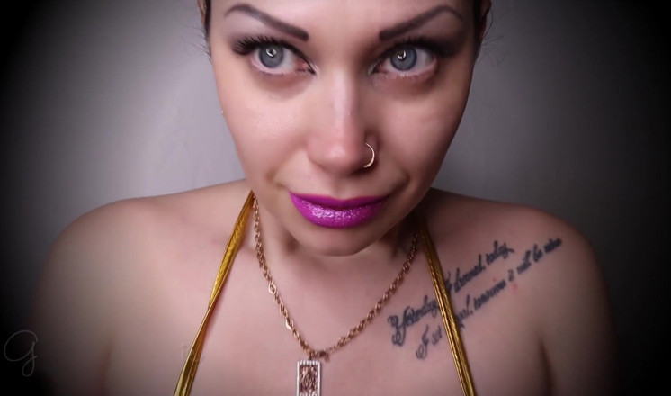 Goddess Misha Goldy: Я люблю використовувати свої сексуальні повні губи проти тебе, щоб стати тобі на коліна! Інструкція з дрочки