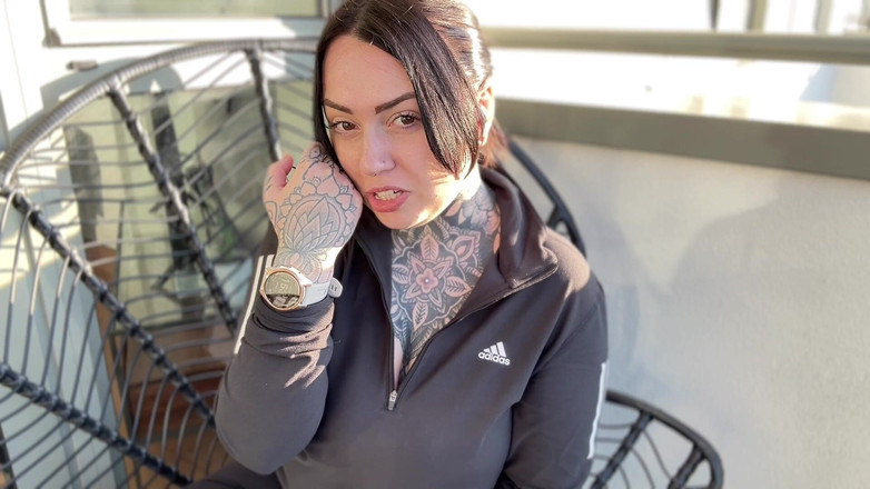 Miss Valentina: Drogi zegarek JOI