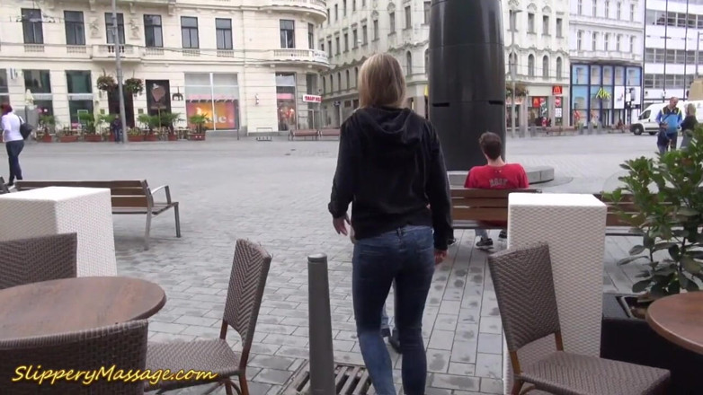 Slippery massage: Śliski masaż nuru z Lexiną Paris i Whitney Conroy