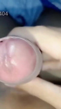 Ejaculare cu pulă tânără asiatică netăiată