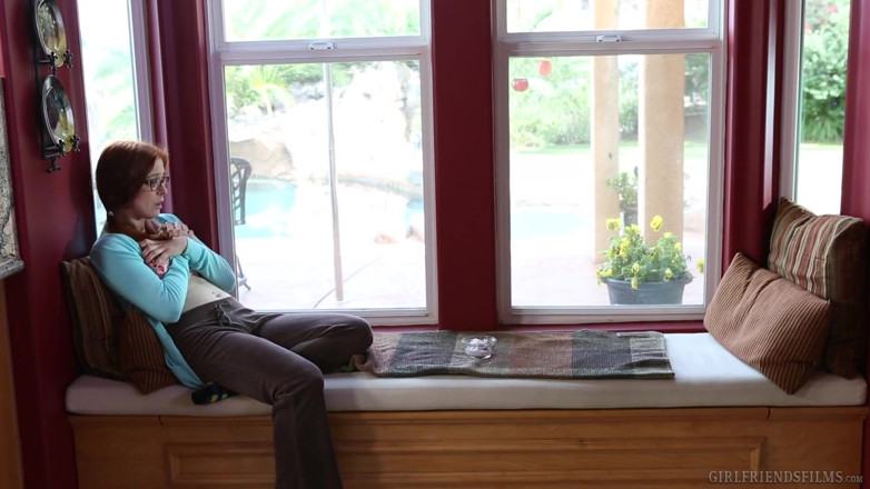 Girlfriends Films: La plantureuse Alex trompe sa copine avec Natalia Starr