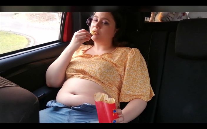 Nicole Passat: Béo trong xe hơi