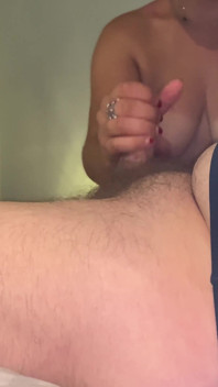 Fellation Dure Et Éjaculation Sur La Bouche