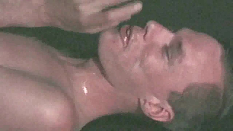 Young straight boy masturbation: Il ragazzo etero si succhia da solo allo sport