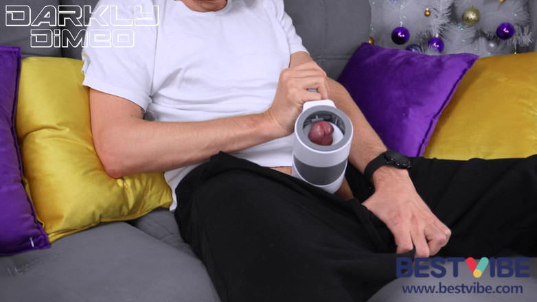 DarklyDimeo: Bắn tinh mạnh mẽ của con cu dày của tôi...