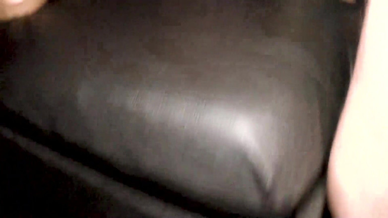 Creampie Clinic: Спаривание с милфой без презерватива с кримпаем