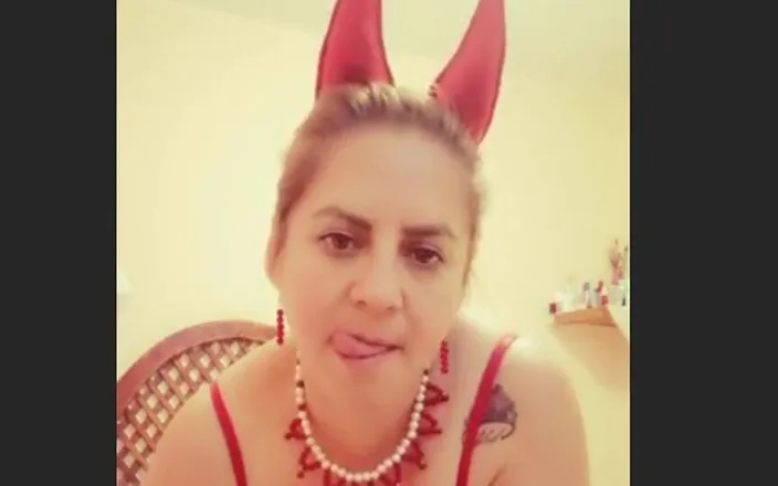 Culonaexquisita: Hot Devil Masturbating