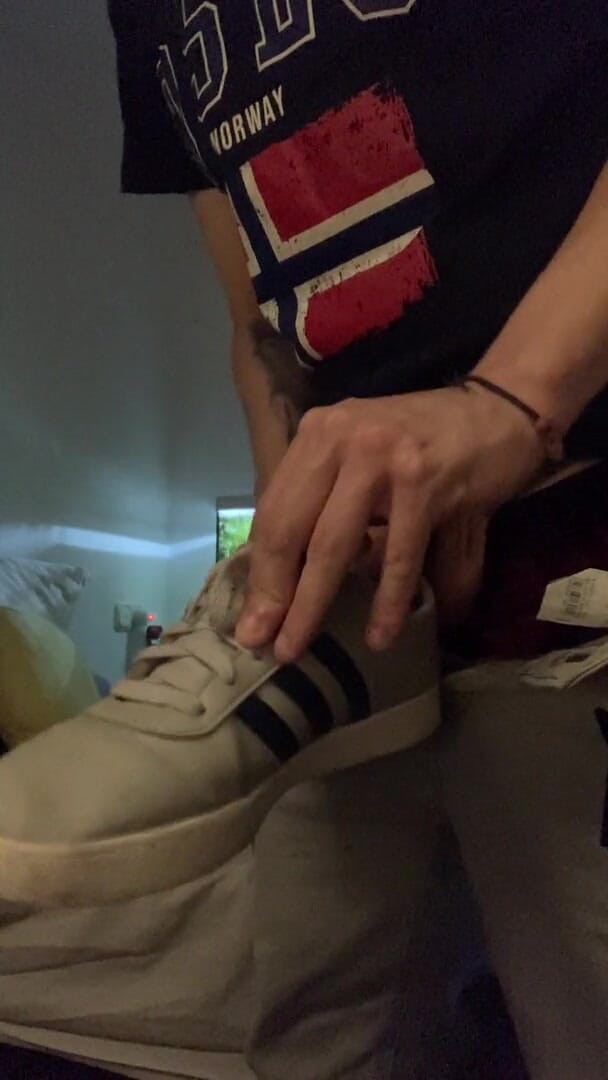 Babywhite99: Lelaki fetish yang menyelinap