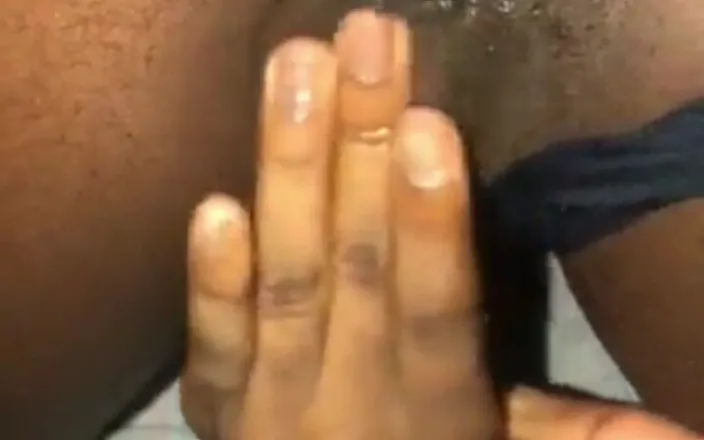 Peonny: Sexy Ebony Pussy